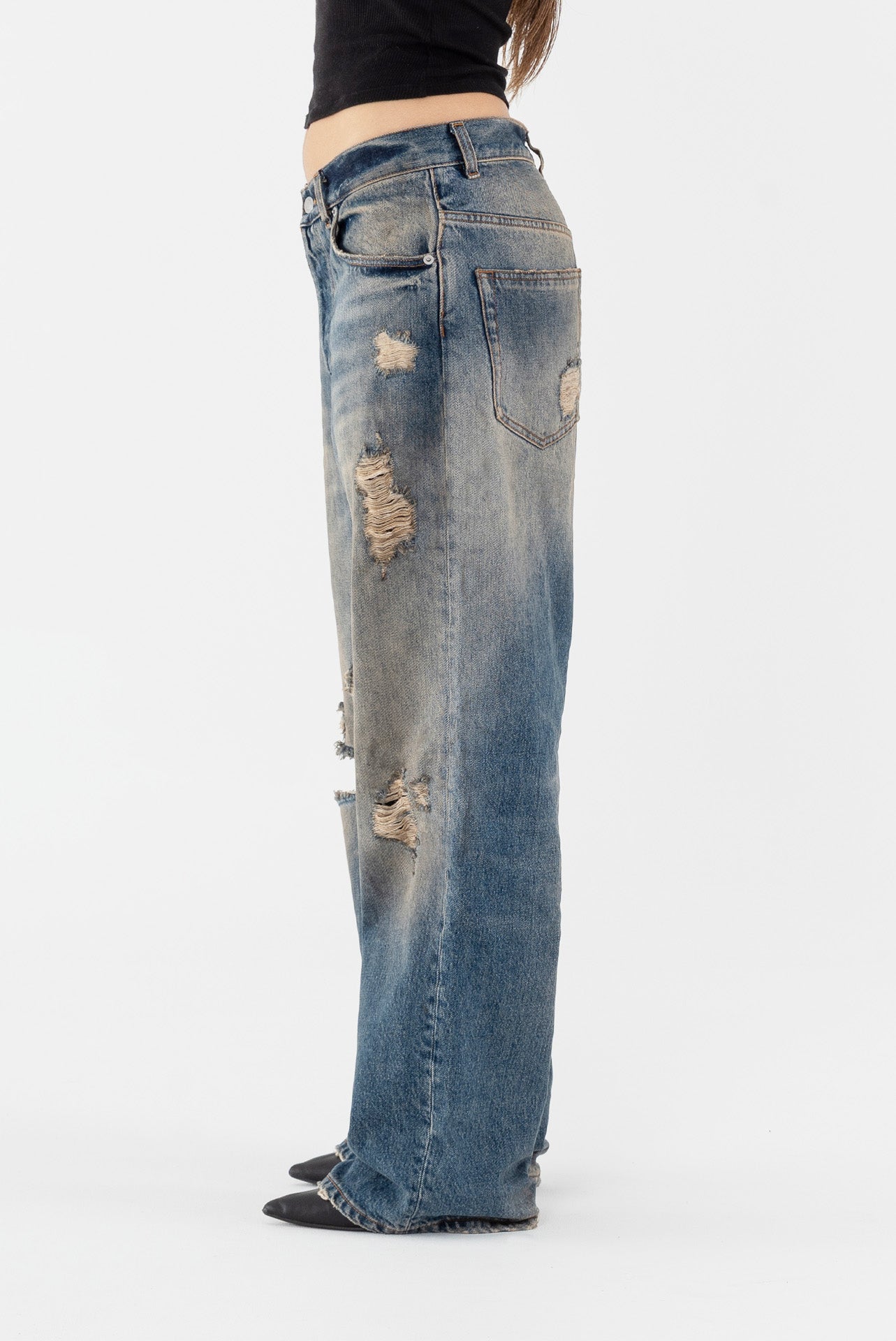 DIRTY JEANS