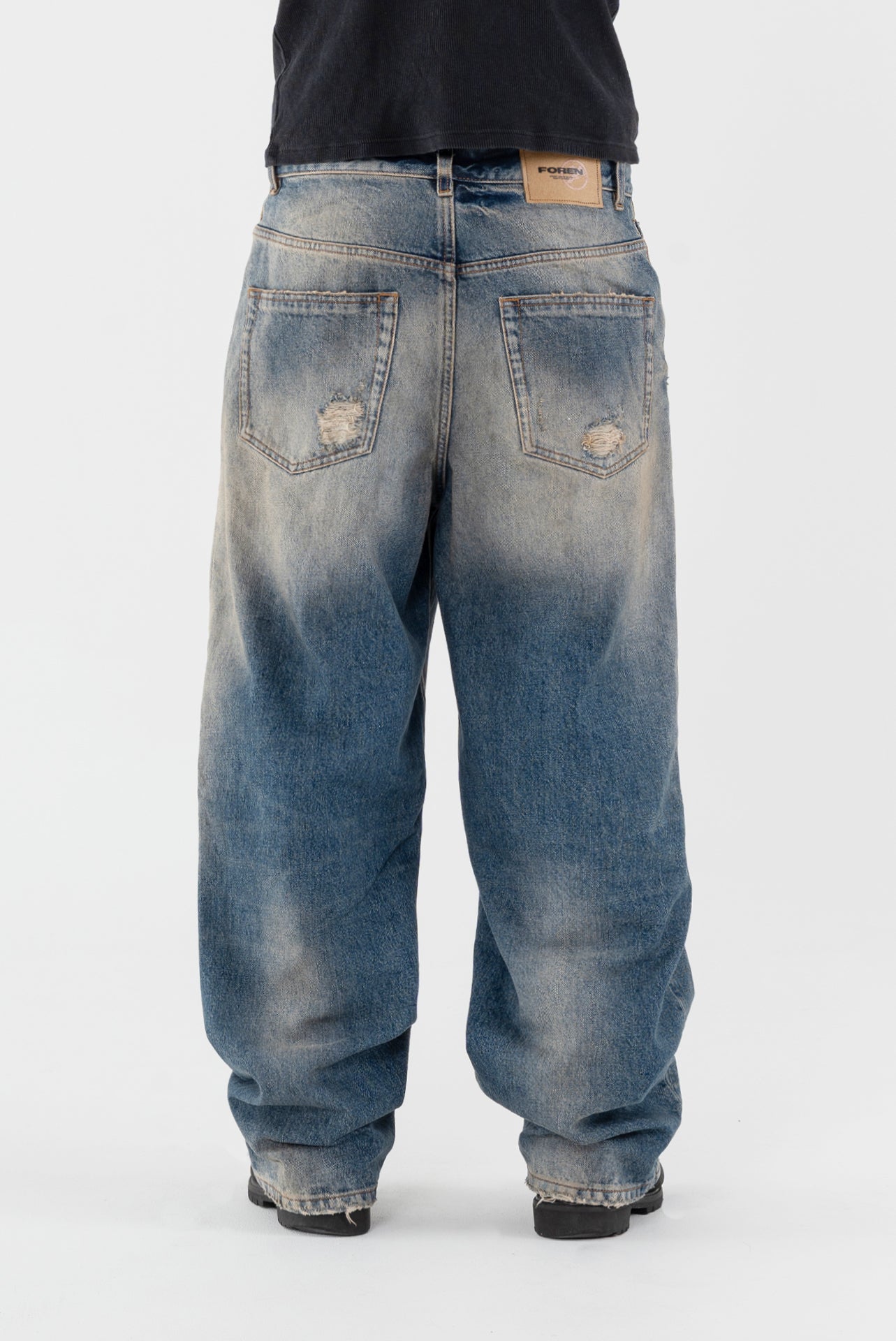 DIRTY JEANS