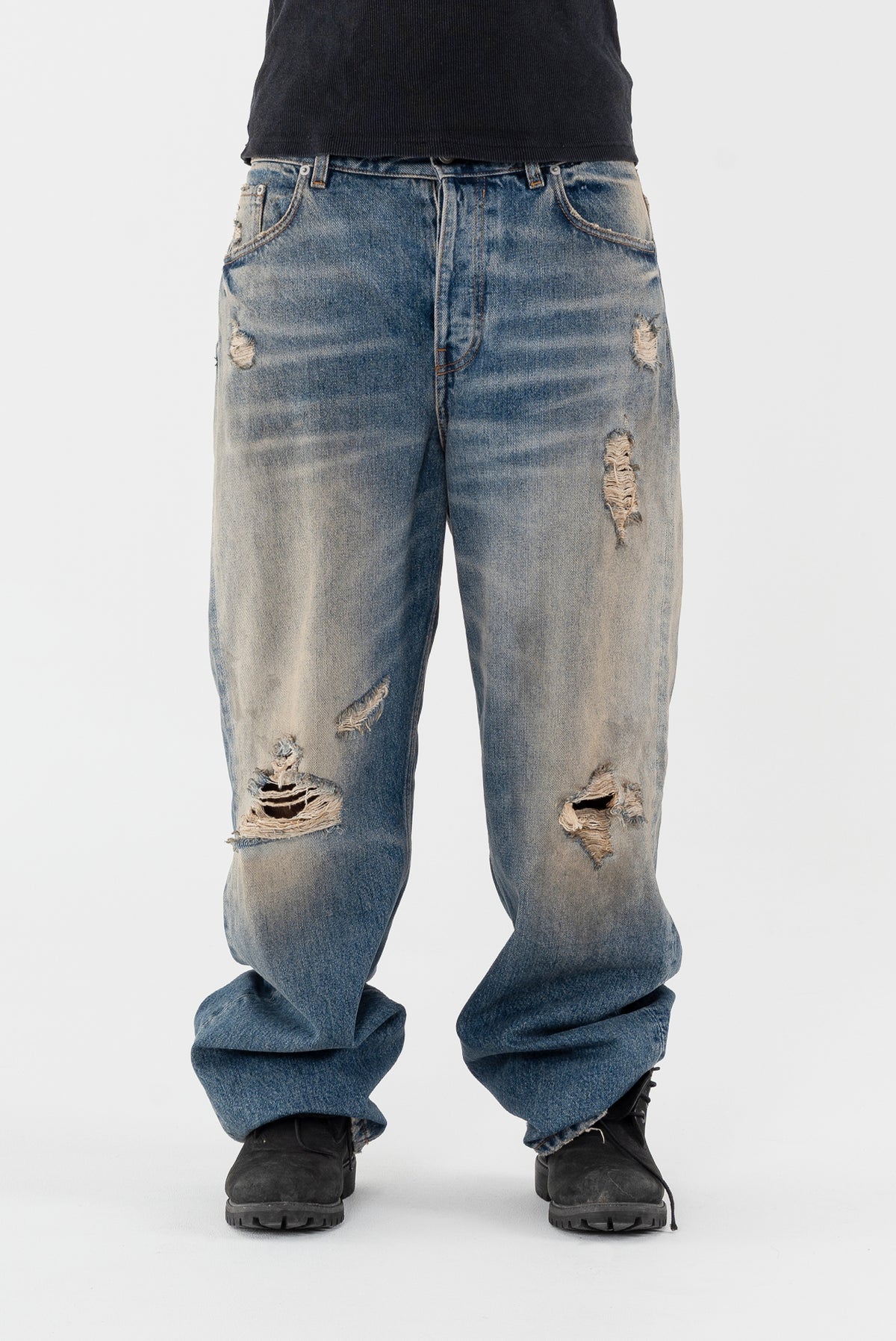 DIRTY JEANS